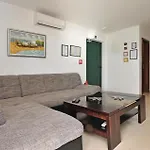 Apartment Zatoglav 32 *